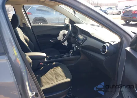 2023 Nissan Kicks Sv Xtronic Cvt z USA, uszkodzony, nr VIN 3N1CP5CV0PL468890